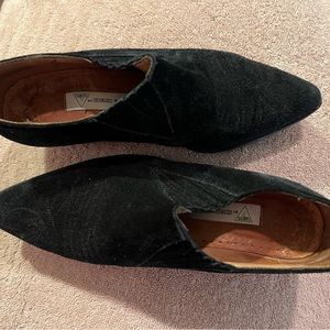 Vintage Guess by George Marciano - black suede ankle boots - size 7 or 7.5